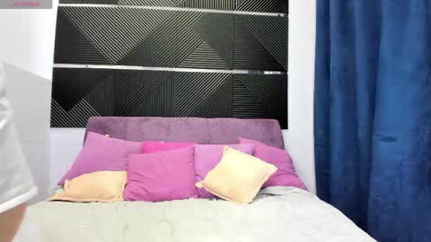 Snapshot of nikavibe18 chatting on 05-10-26, 02:39 Nikavibe18 online show from 05-10-26, 02:39