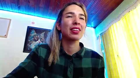 Snapshot of niki_1998 chatting on 12-24-24, 05:55 Natalia online show from 12-24-24, 05:55