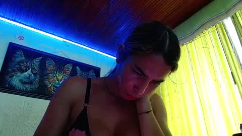 Snapshot of niki_1998 chatting on 01-07-25, 04:37 Natalia online show from 01-07-25, 04:37