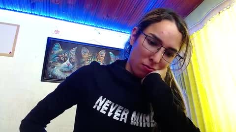 Snapshot of niki_1998 chatting on 01-27-25, 09:22 Natalia online show from 01-27-25, 09:22