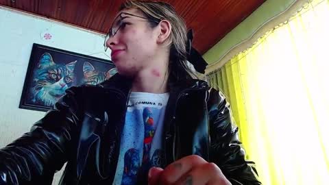 Snapshot of niki_1998 chatting on 02-03-25, 06:07 Natalia online show from 02-03-25, 06:07