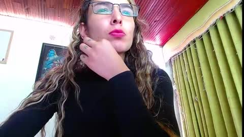 Snapshot of niki_1998 chatting on 02-08-25, 02:04 Natalia online show from 02-08-25, 02:04