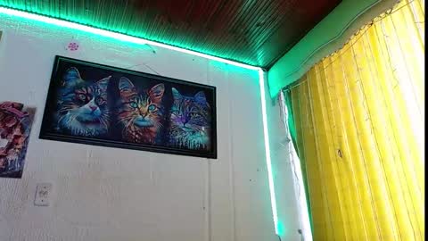 Snapshot of niki_1998 chatting on 02-15-25, 05:39 Natalia online show from 02-15-25, 05:39