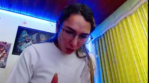 Snapshot of niki_1998 chatting on 02-27-25, 09:47 Natalia online show from 02-27-25, 09:47