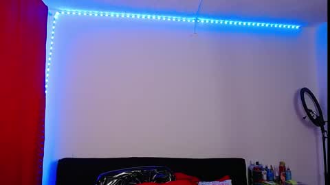 Snapshot of niki_1998 chatting on 03-11-25, 05:35 Natalia online show from 03-11-25, 05:35