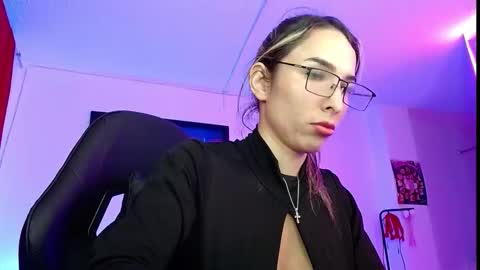 Snapshot of niki_1998 chatting on 10-07-25, 02:09 Natalia online show from 10-07-25, 02:09