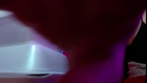 Snapshot of niki_1998 chatting on 10-22-25, 03:18 Natalia online show from 10-22-25, 03:18