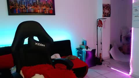 Snapshot of niki_1998 chatting on 11-04-25, 09:58 Natalia online show from 11-04-25, 09:58