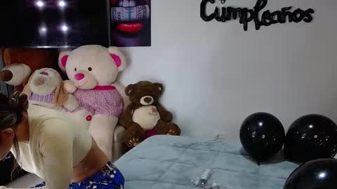 Snapshot of niki_1998 chatting on 11-14-25, 08:51 Natalia online show from 11-14-25, 08:51