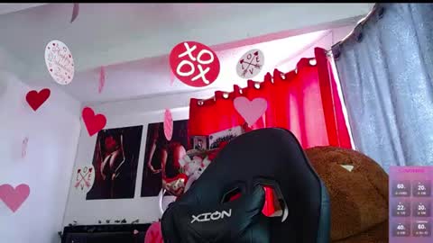 Snapshot of niki_1998 chatting on 06-25-26, 03:49 Natalia online show from 06-25-26, 03:49