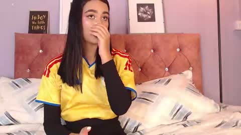Snapshot of nikibrice chatting on 07-04-26, 01:34 online show from 07-04-26, 01:34