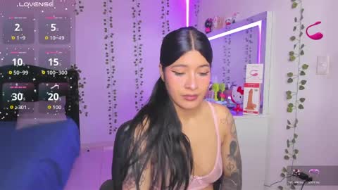 Snapshot of nikibryce_ chatting on 05-30-26, 01:14 Niki online show from 05-30-26, 01:14