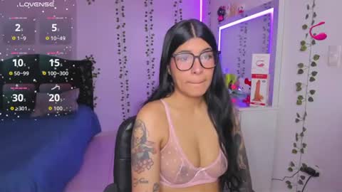 Snapshot of nikibryce_ chatting on 06-13-26, 05:11 Niki online show from 06-13-26, 05:11