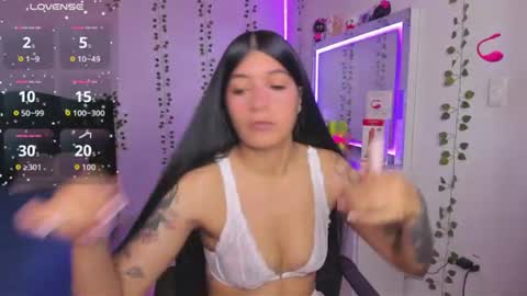 Snapshot of nikibryce_ chatting on 06-21-26, 05:04 Niki online show from 06-21-26, 05:04