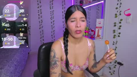Snapshot of nikibryce_ chatting on 06-27-26, 01:21 Niki online show from 06-27-26, 01:21