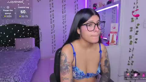 Snapshot of nikibryce_ chatting on 07-18-26, 01:21 Niki online show from 07-18-26, 01:21