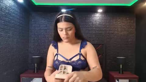 Snapshot of nikibunn chatting on 05-13-26, 11:51 NIKI online show from 05-13-26, 11:51