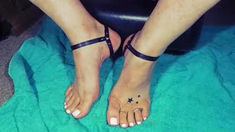 Snapshot of nikisissyfeet chatting on 01-19-26, 02:26 nikisissyfeet online show from 01-19-26, 02:26