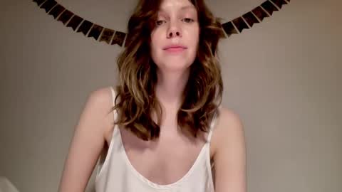 Snapshot of nikki_mi chatting on 12-25-24, 01:09 Nikki online show from 12-25-24, 01:09