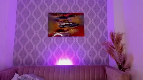 Snapshot of nikki_rousmel chatting on 06-01-26, 03:52 Nicole online show from 06-01-26, 03:52