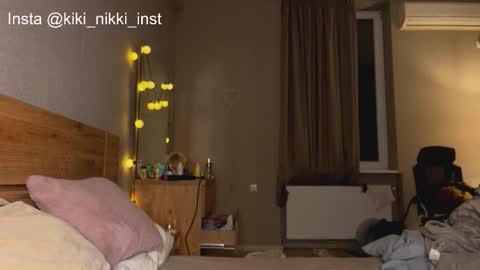 Snapshot of nikki_whatever chatting on 11-27-25, 05:04 nicolette online show from 11-27-25, 05:04