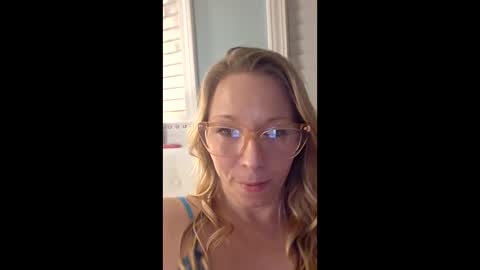 nikkib653466 online show from 02-25-26, 03:05