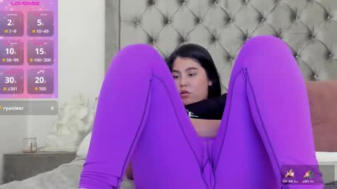 nikkibotero online show from 01-11-26, 01:21