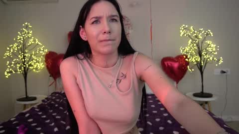 Snapshot of nikkigoldx chatting on 02-17-25, 05:43 Nikki online show from 02-17-25, 05:43