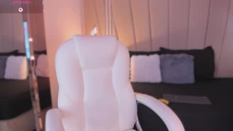 Snapshot of nikkii_vegaa chatting on 03-06-25, 05:03 Nikki online show from 03-06-25, 05:03