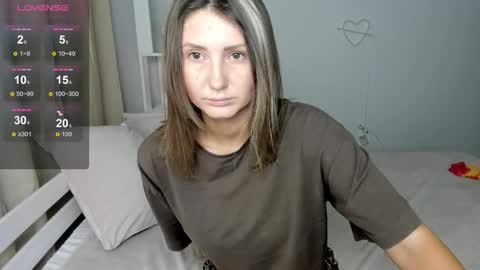 Snapshot of nikkikiss__ chatting on 10-25-25, 01:35 nikkikiss__ online show from 10-25-25, 01:35