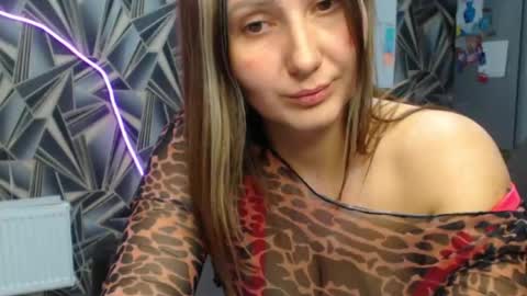 nikkikiss___ online show from 04-18-26, 07:58