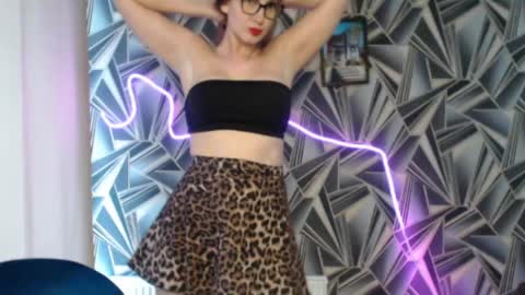 nikkikiss___ online show from 05-15-26, 11:56