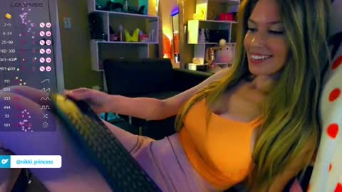 Snapshot of nikkiprincess chatting on 01-10-25, 04:44 Schedule IN BIO online show from 01-10-25, 04:44