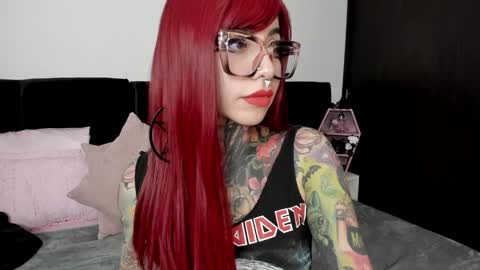 Snapshot of nikkiramone chatting on 12-30-24, 04:29 Nikki Ramone online show from 12-30-24, 04:29