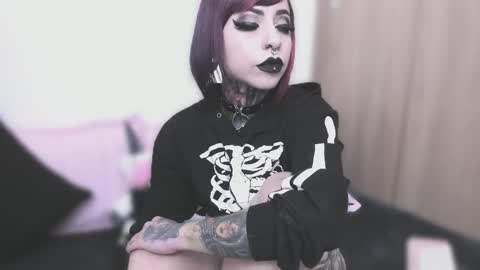 Snapshot of nikkiramone chatting on 09-09-25, 11:32 Nikki Ramone online show from 09-09-25, 11:32