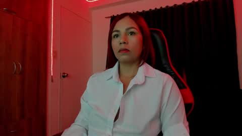 Snapshot of nikky_evans_ chatting on 04-27-26, 10:57 online show from 04-27-26, 10:57