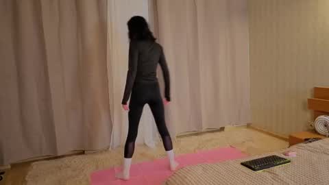 Snapshot of nikkybee_ chatting on 02-14-26, 12:35 nikky online show from 02-14-26, 12:35