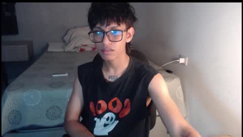 Snapshot of niklaus_wolf chatting on 09-09-25, 01:49 niklaus_wolf online show from 09-09-25, 01:49