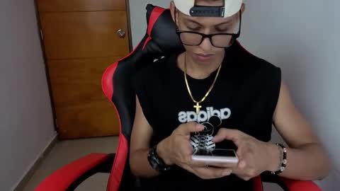 Snapshot of niklaus_wolf chatting on 03-03-26, 04:40 niklaus_wolf online show from 03-03-26, 04:40