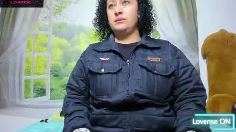 Snapshot of nikol32__ chatting on 06-23-26, 10:46 dayan online show from 06-23-26, 10:46