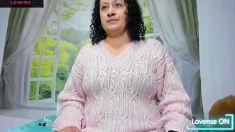 Snapshot of nikol32__ chatting on 06-26-26, 10:41 dayan online show from 06-26-26, 10:41