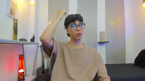    online show from 09-18-25, 04:14