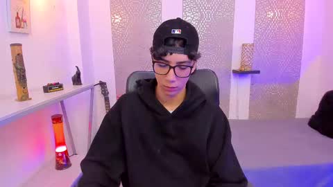    online show from 10-06-25, 04:32