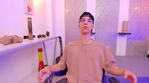    online show from 11-12-25, 04:46