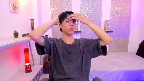    online show from 12-04-25, 04:55