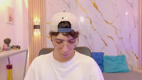    online show from 06-04-26, 04:07