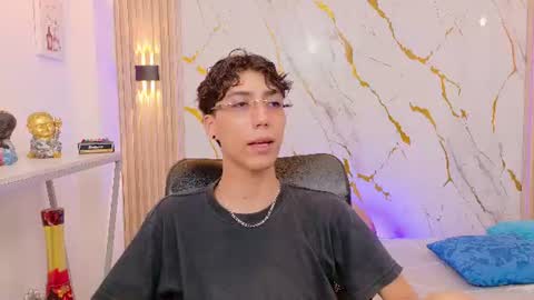 Snapshot of nikolay_gregori chatting on 06-18-26, 09:14 online show from 06-18-26, 09:14