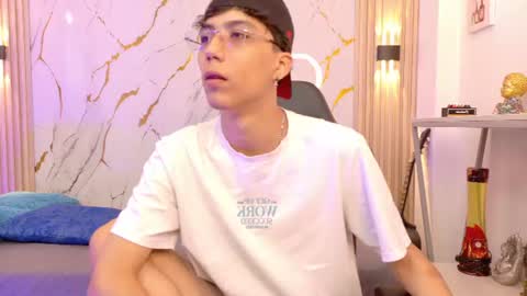 Snapshot of nikolay_gregori chatting on 07-17-26, 04:19 online show from 07-17-26, 04:19