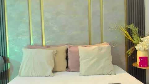 Snapshot of nikostone chatting on 10-04-25, 07:06 Niko Stone online show from 10-04-25, 07:06