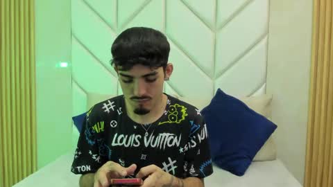 Snapshot of nikostone chatting on 10-08-25, 02:58 Niko Stone online show from 10-08-25, 02:58